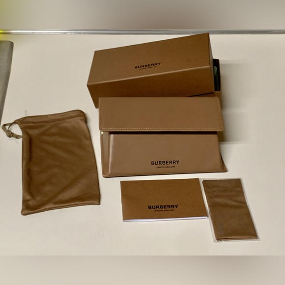 Burberry Camel Brown Leather Eyeglasses Case with Complete Set of Accessories - Picture 5 of 13